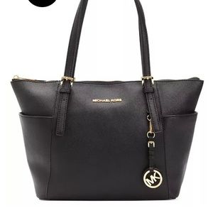 Michael Kors Jet Set East West Zip Top Tote